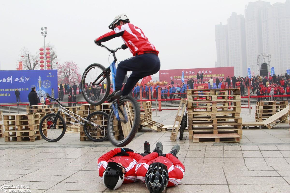 自行车特技游戏安卓版_自行车特技游戏_bmx自行车特技游戏