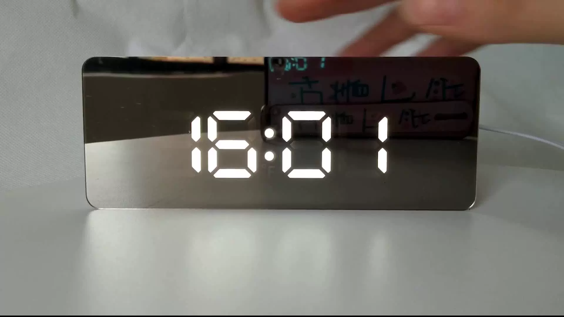 世界首款桌面时钟下载，让你的电脑秒变个性定制