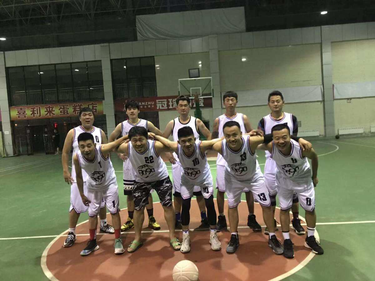 多人运动是什么_运动人是不是穿衣显瘦_运动人士