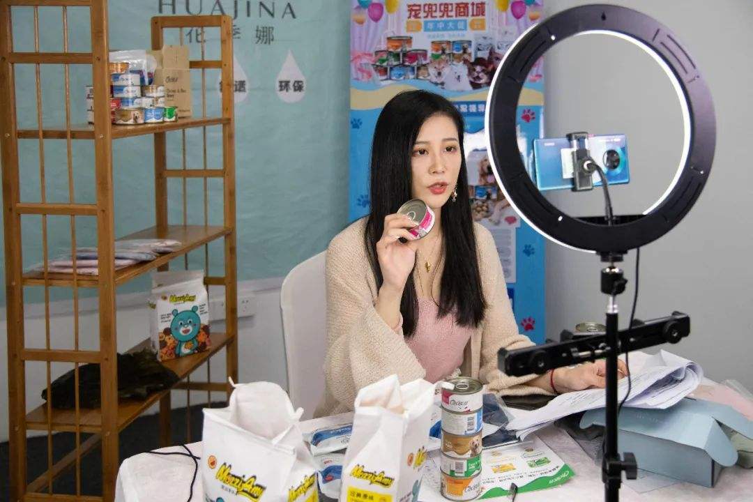 女流直播间_女流直播时间_女流在哪直播