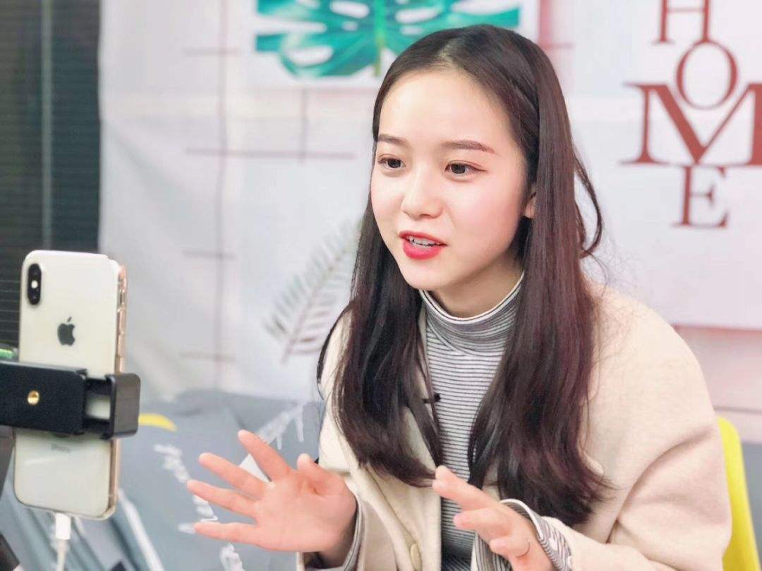 女流在哪直播_女流直播时间_女流直播间
