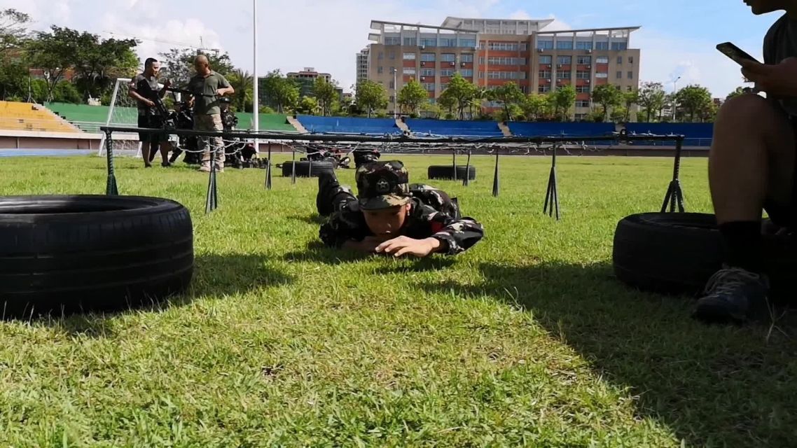 战术射击游戏推荐_战术配合手机射击游戏下载_射击对战