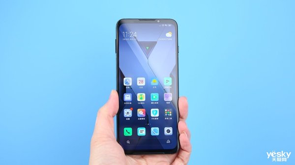 黑鲨三游戏手机开箱视频_黑鲨游戏手机开箱评测视频_黑鲨游戏手机视频介绍