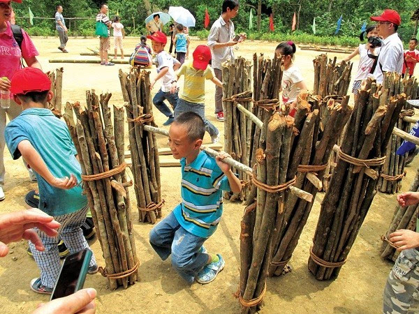 小孩农村玩手机游戏怎么办_关于农村小孩玩的手机游戏_农村孩子玩游戏