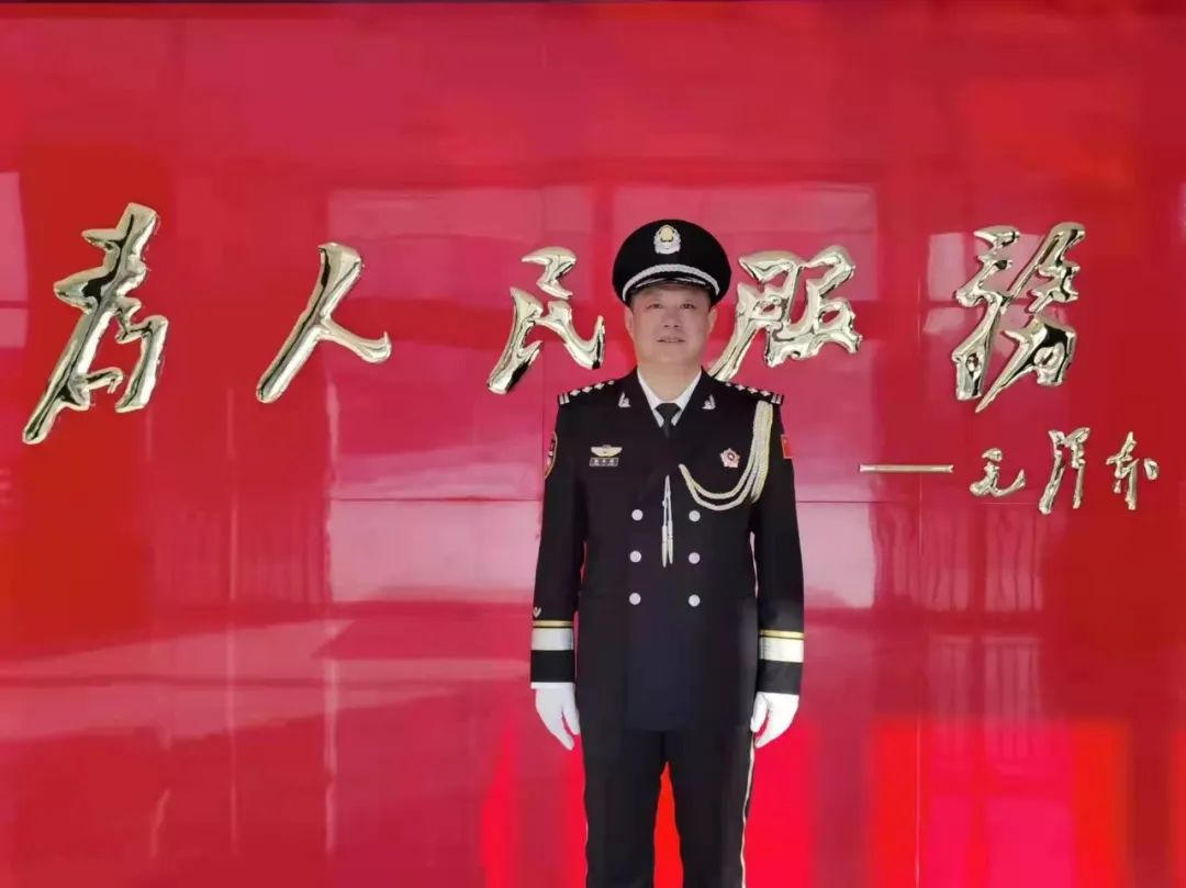 警花叫什么_警花文杰手机游戏_警花与流莺手机观看