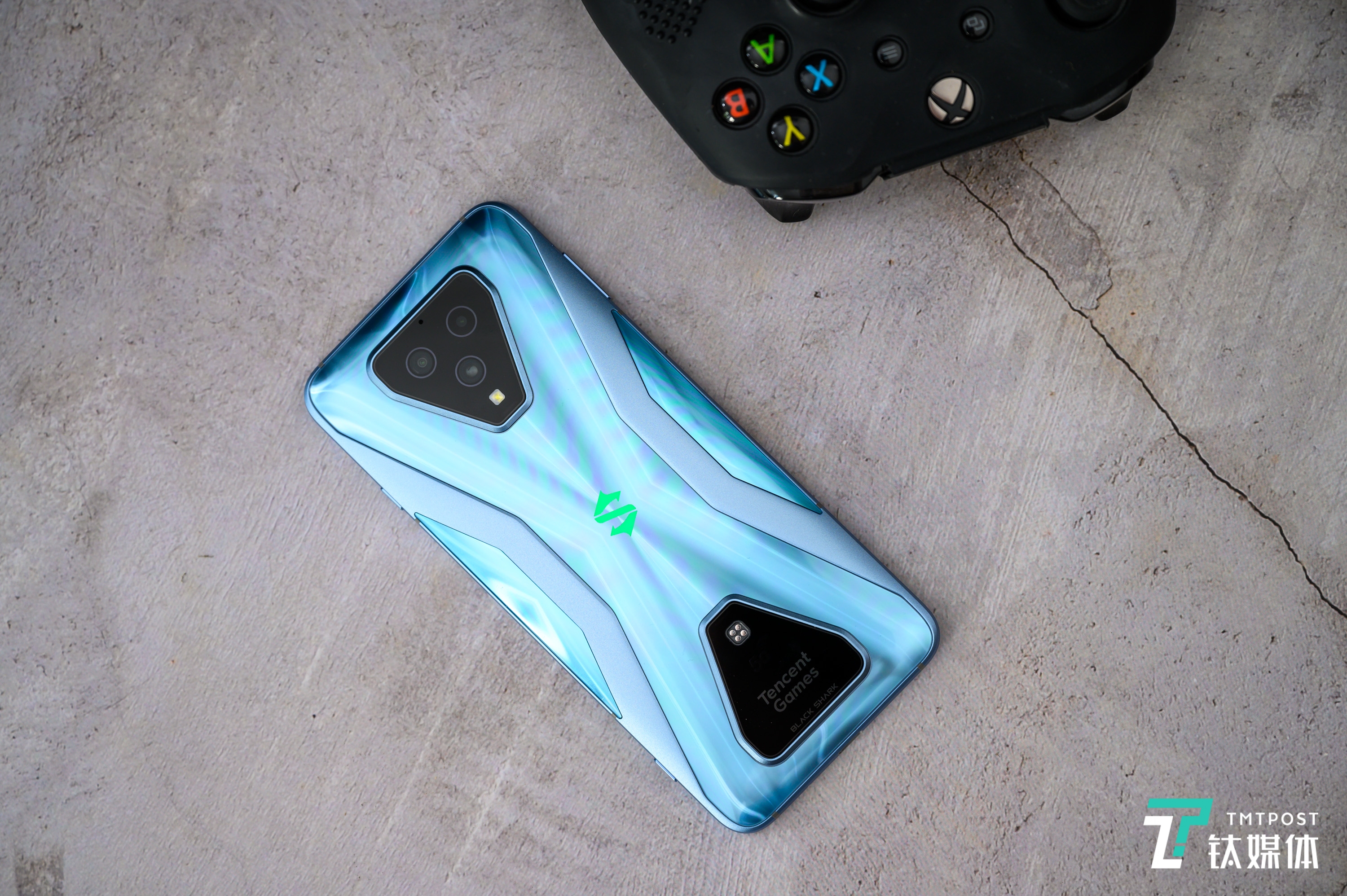 黑鲨游戏手机3后机盖-黑鲨游戏手机 3 后机盖：颜值与性能的完美结合，让你成为游