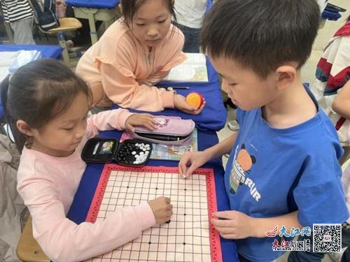 小学生在学校玩的游戏,小学生游戏乐翻天”